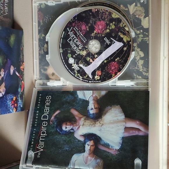 4 Seasons Of The Vampire Diaries - Picture 5 of 8